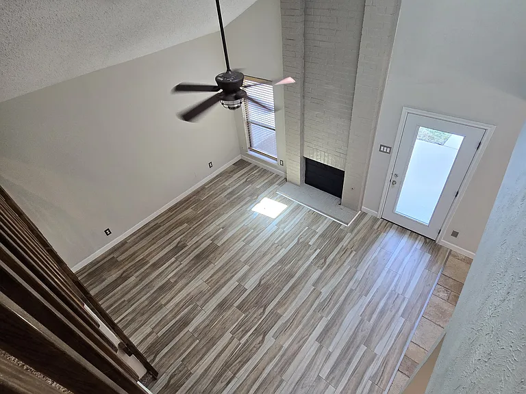 3817 Clover Hill Ln — Photo 13