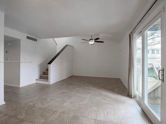 4th image of 290 Scottsdale Sq #290