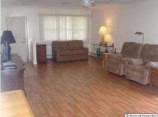 5 Banning Ct, Toms River, NJ 08757
