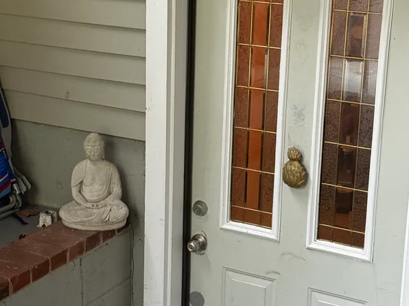 142 A Page Rd Floor 1, Bedford, MA 01730