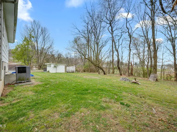 1326 Valley Dr, Bristol, TN 37620