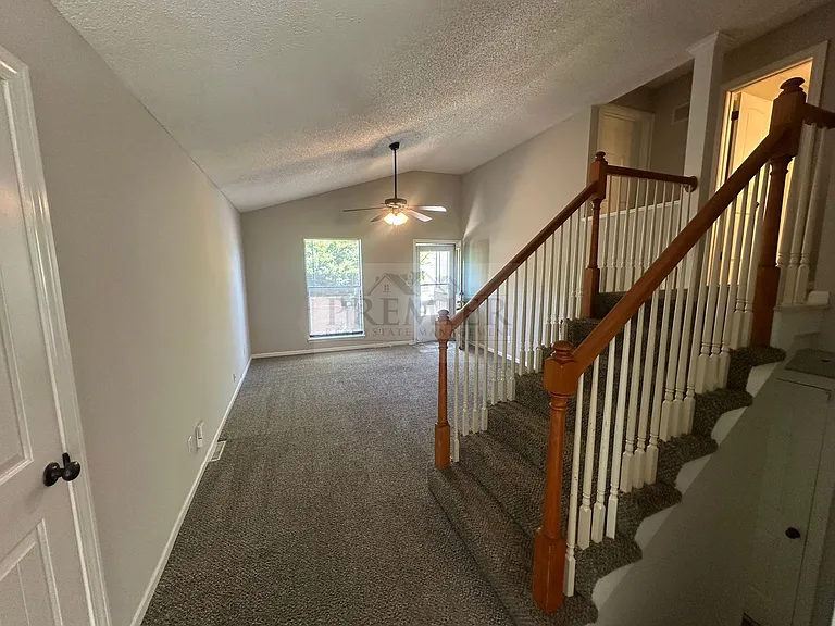 8428 Lane Pl — Photo 4