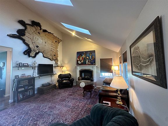 2nd image of 1365 Angus Rd