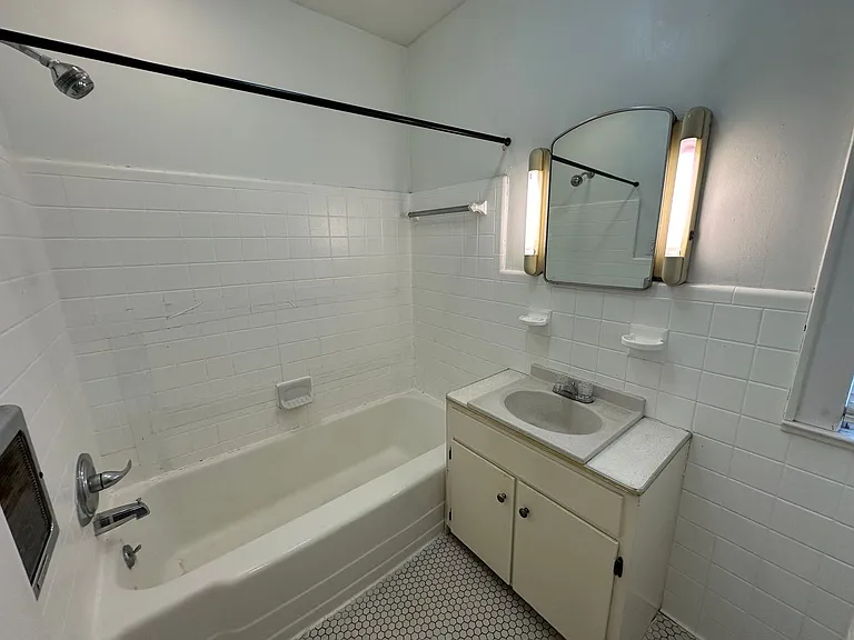 915 Veto St NW — Photo 11