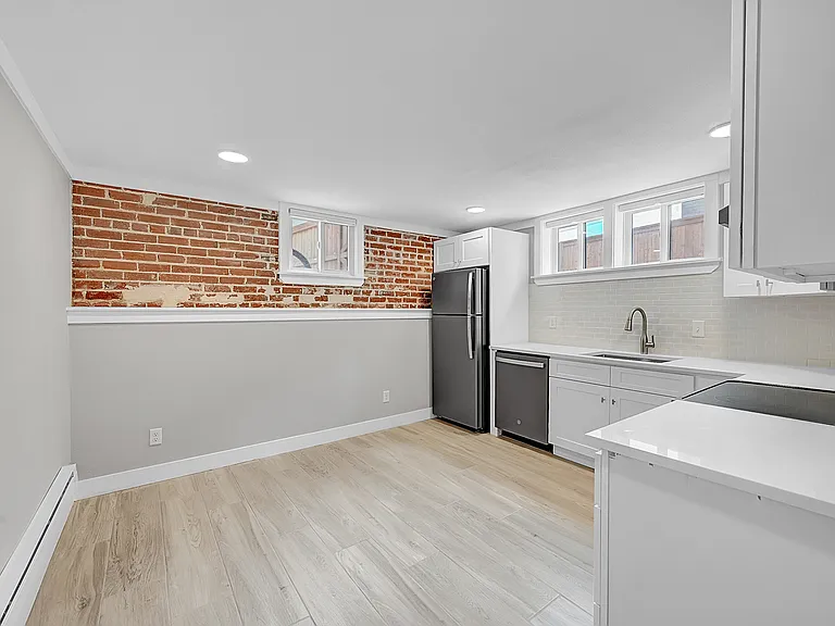1584 Meade St — Photo 5