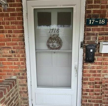 3rd image of 1718 Williamsbridge Rd