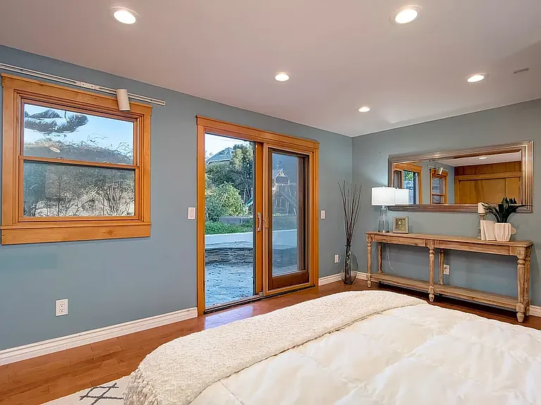 9477 La Jolla Shores Dr #B — Photo 10