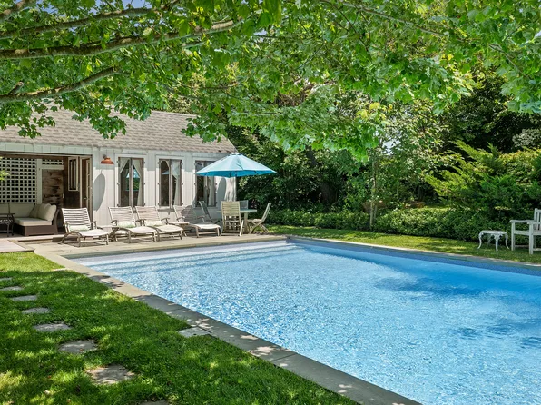 148 Monroe Dr, Montauk, NY 11954