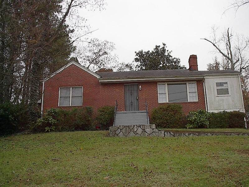 2nd image of 2199 Glenwood Ave