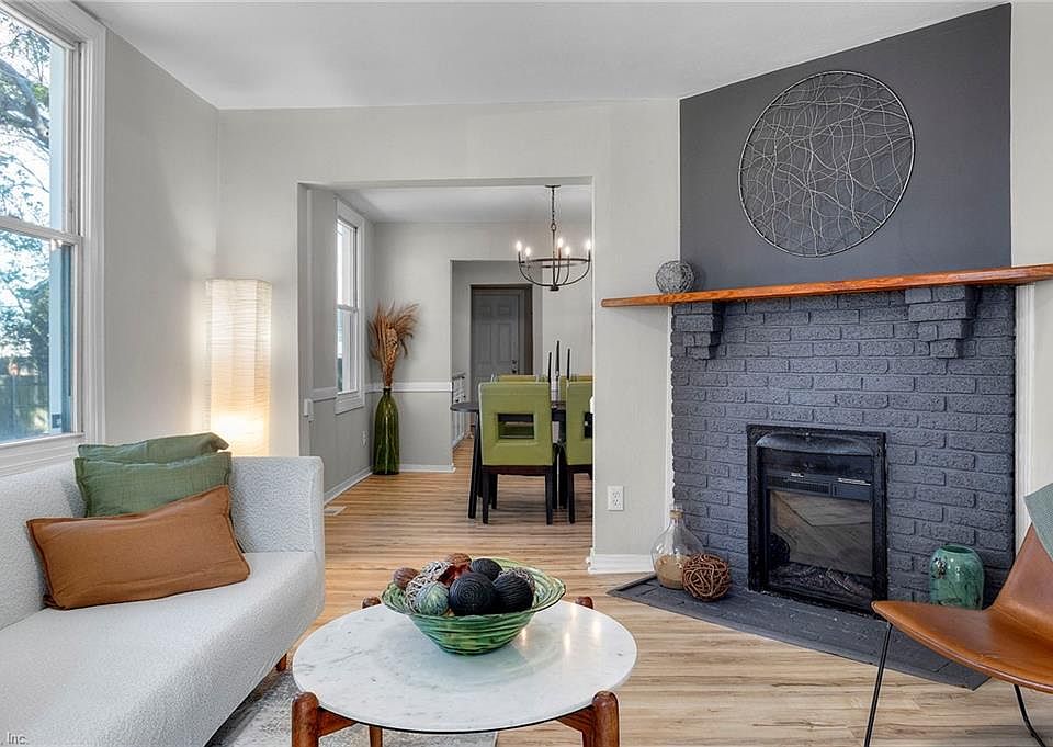 1st image of 116 Woodview Ave