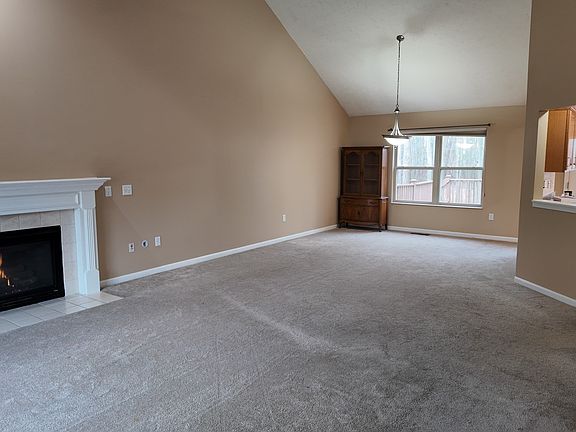 3rd image of 3618 Legend Oaks Dr