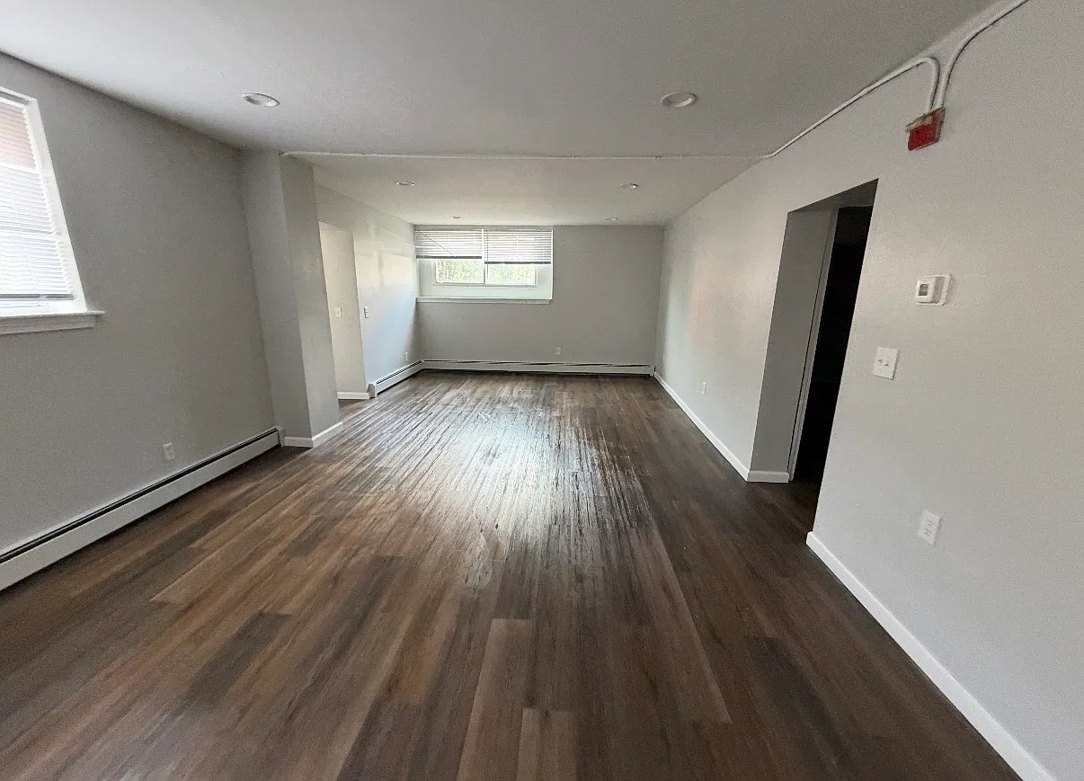 3 bed, $1,800 — Photo 4
