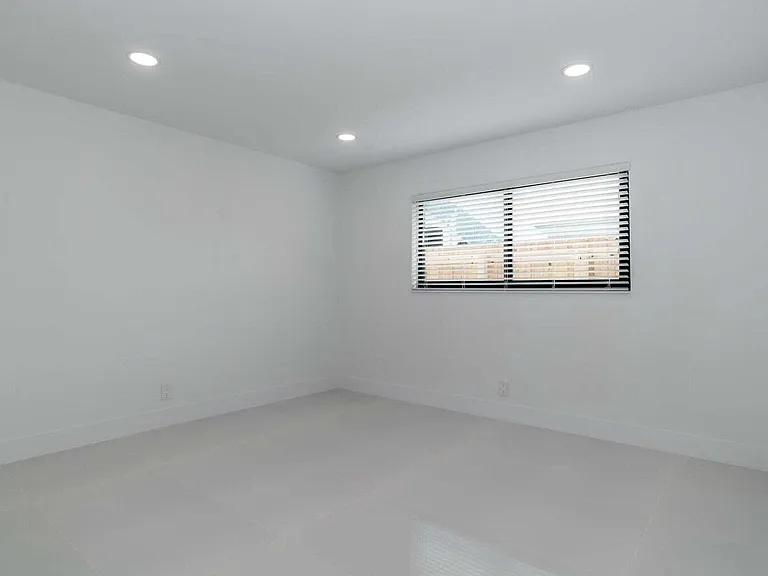 524 NW 53rd St — Photo 17