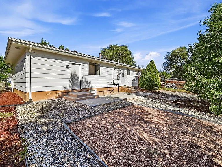 1407 Willshire Dr — Photo 32