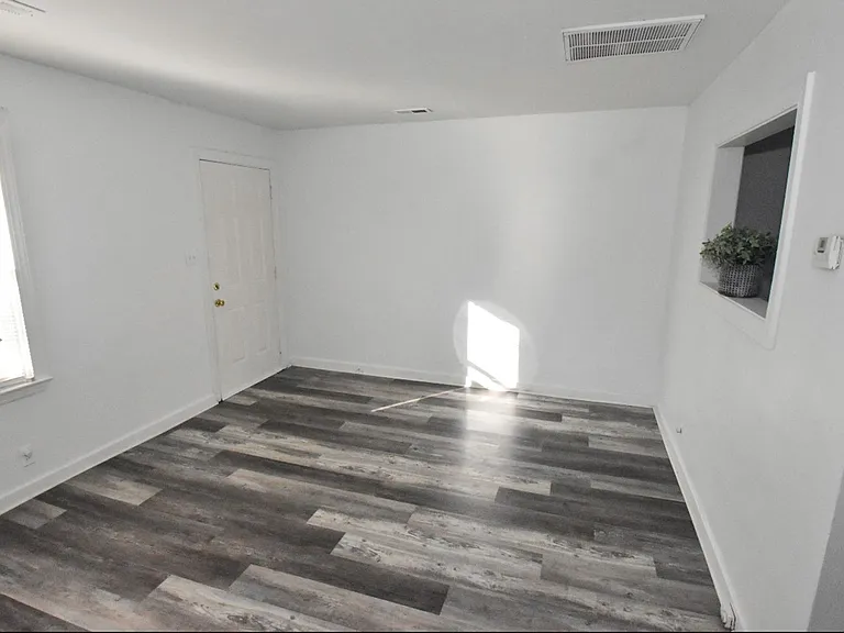 2120 Kennesaw Dr #2 — Photo 2