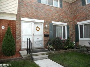 8084 Farnum Ct, Warren, MI 48093