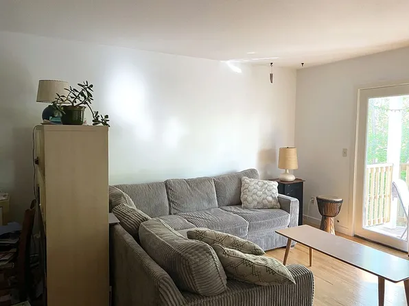 23 Randolph Pl APT 204, Northampton, MA 01060