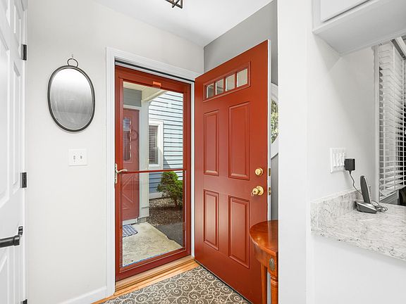 4th image of 43 Trevor Lane UNIT 43