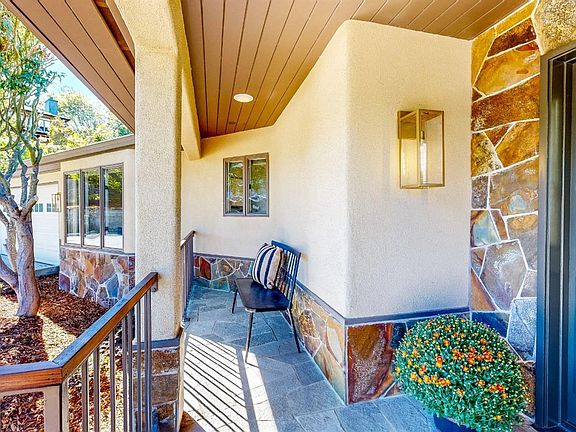 4th image of 23 Manor Way