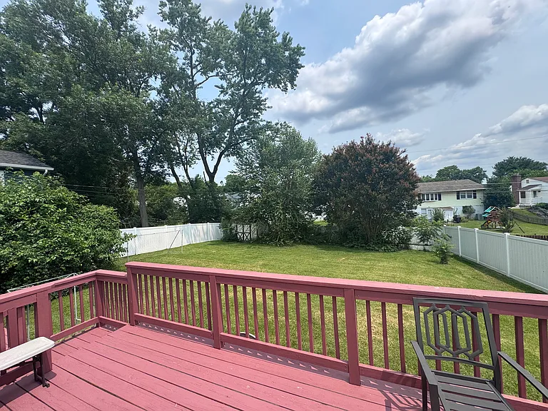 2113 Folkstone Rd — Photo 27