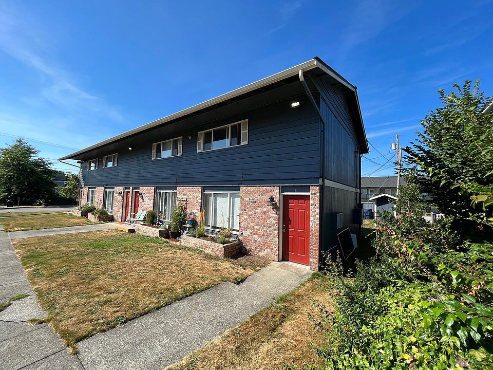Well maintained building with nicely manicured yard