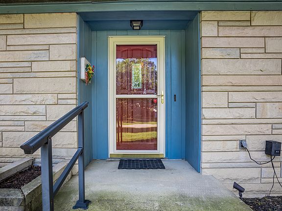 4th image of 4921 E 69th St