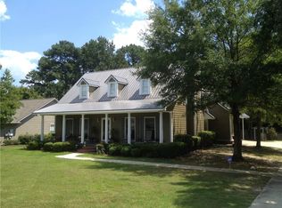 1036 E University Dr, Auburn, AL 36830