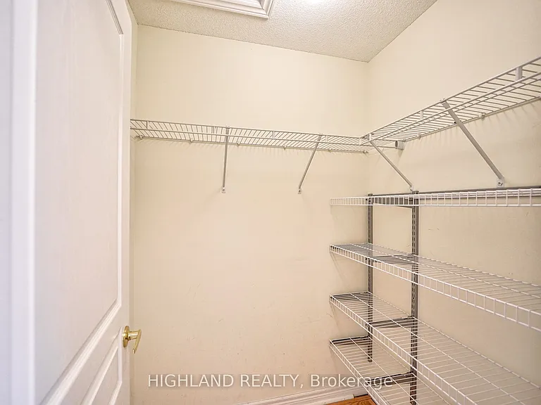 515 Coach Dr — Photo 26