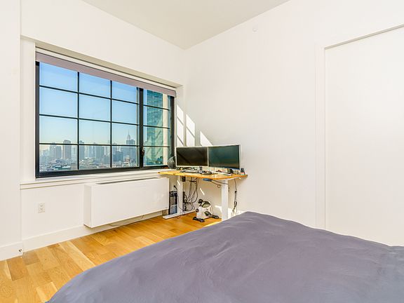 3rd image of 27-21 44th Dr Unit 1901