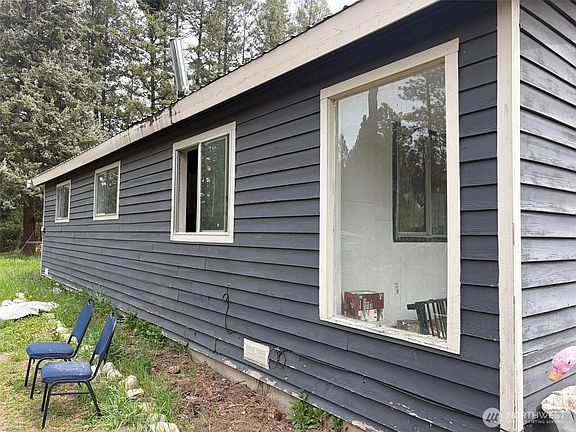 3rd image of 33 Old West Curlew Lake Road