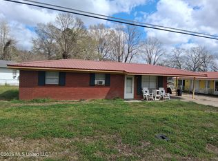 11 Pine Hill Dr, Natchez, MS 39120