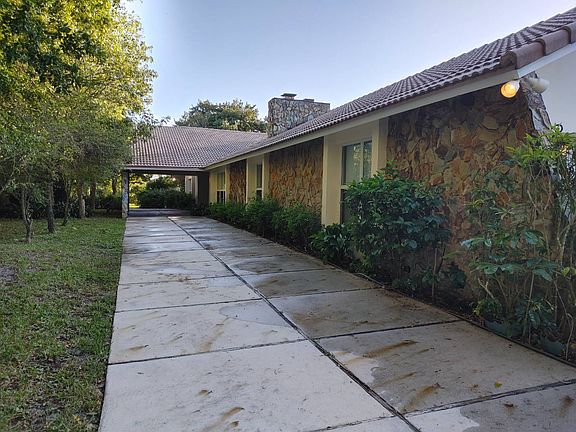 5th image of 4020 NW 101st Dr