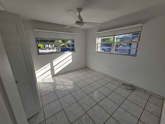 5th image of 33 Jenny Ln