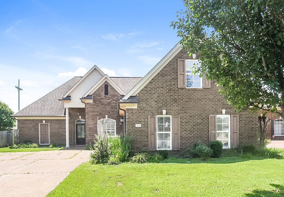 1st image of 3288 Champion Hills Dr