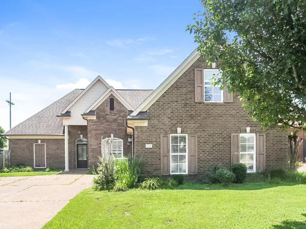 3288 Champion Hills Dr, Southaven, MS 38672