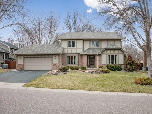 9377 Chesshire Ln N, Maple Grove, MN 55369