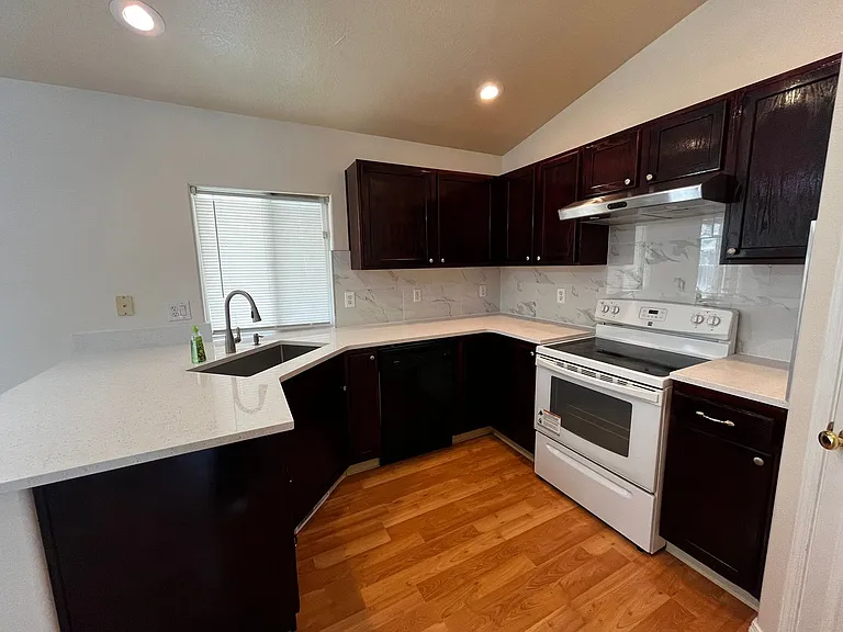 11283 W Glen Ellyn Dr — Photo 5