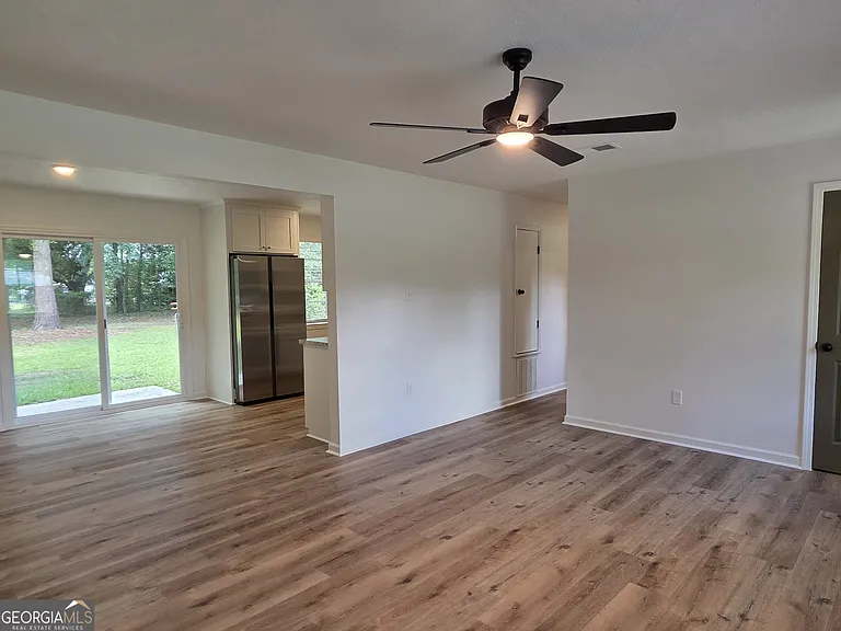 205 Whitehall Ave — Photo 4