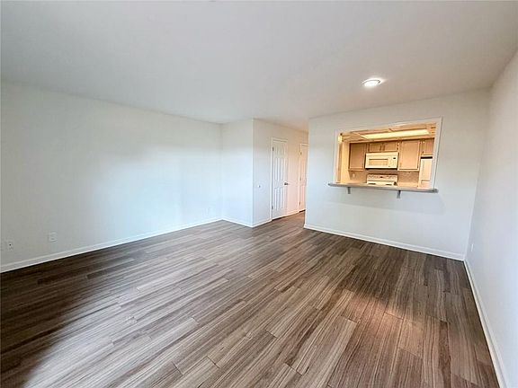 4th image of 3730 Old Flowery Branch Rd APT I1