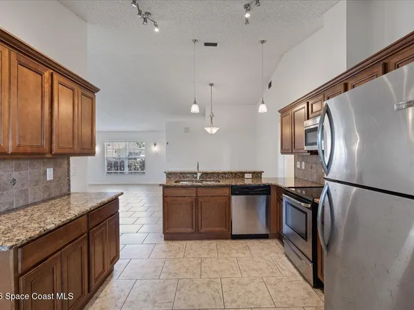 816 Hunters Creek Dr, West Melbourne, FL 32904