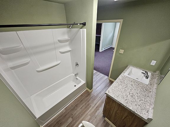 4th image of 740 Columbia St #3