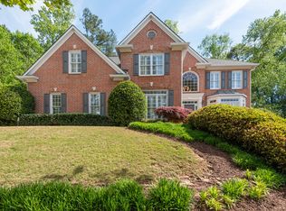 1302 Riverview Run Ln, Suwanee, GA