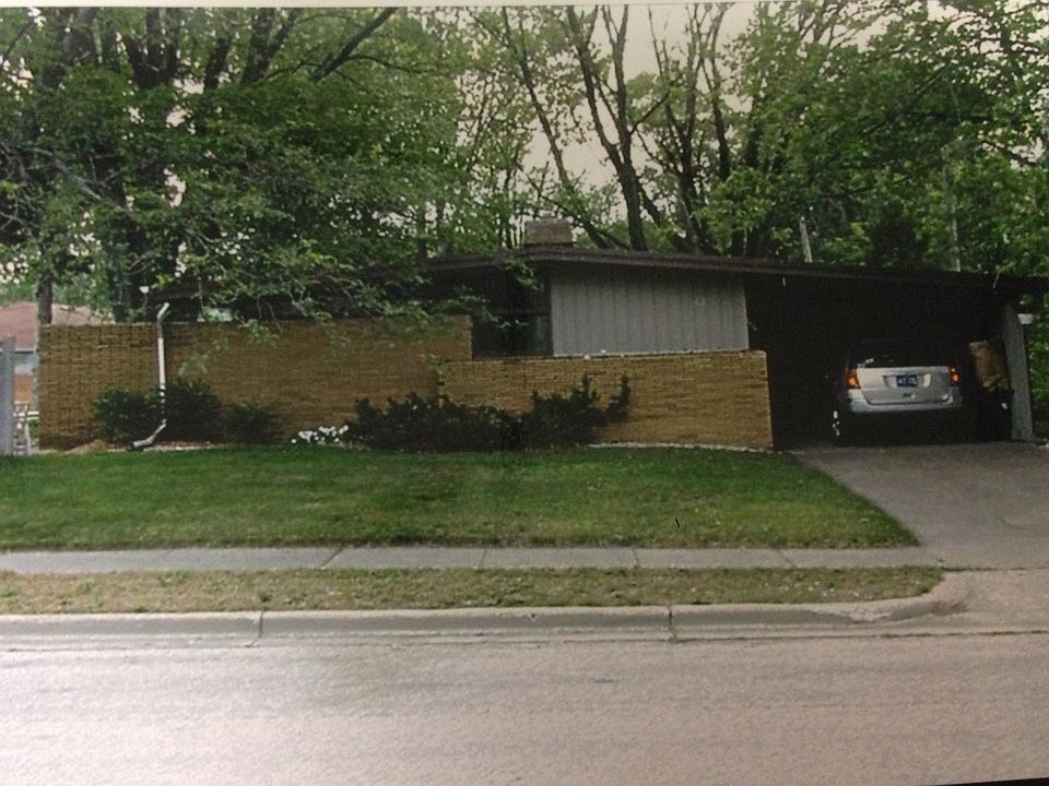 1st image of 1613 Hillcrest St