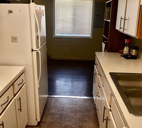 4th image of 2509 E 20th St