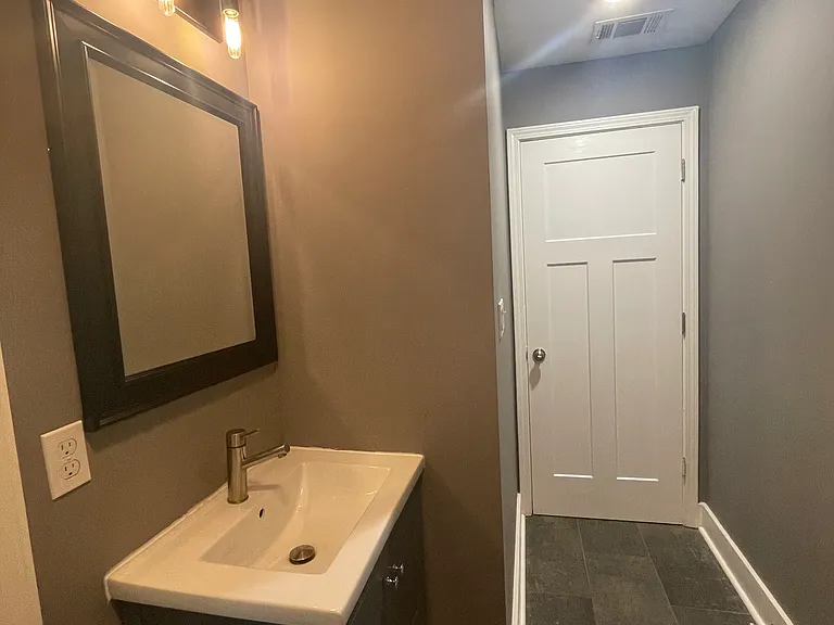 1447 Beecher St SW — Photo 8