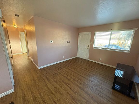 5th image of 2226 Frontier Dr