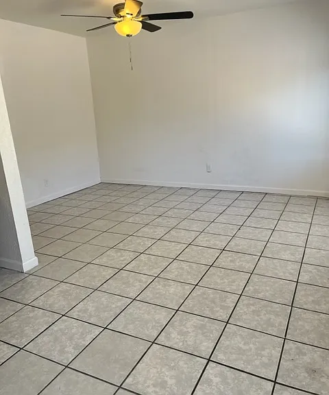 1223 N Dysart Rd #8 — Photo 3