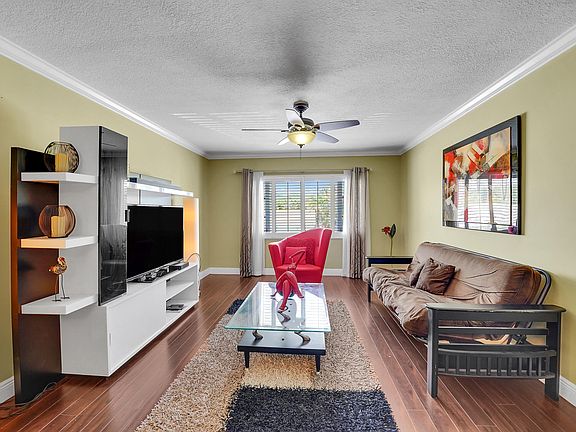 5th image of 2230 NE 56th Place #223