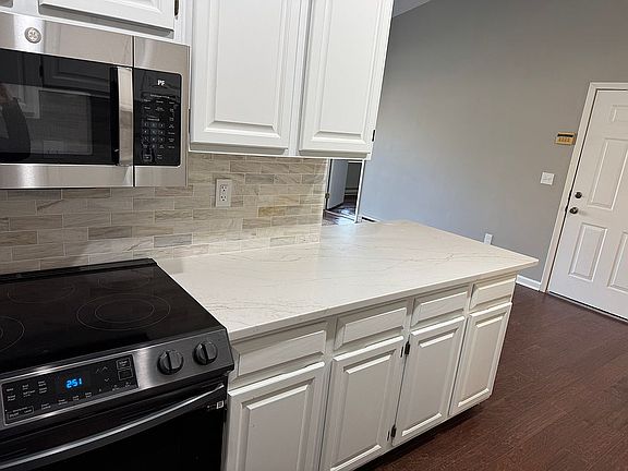 New stove & microwave