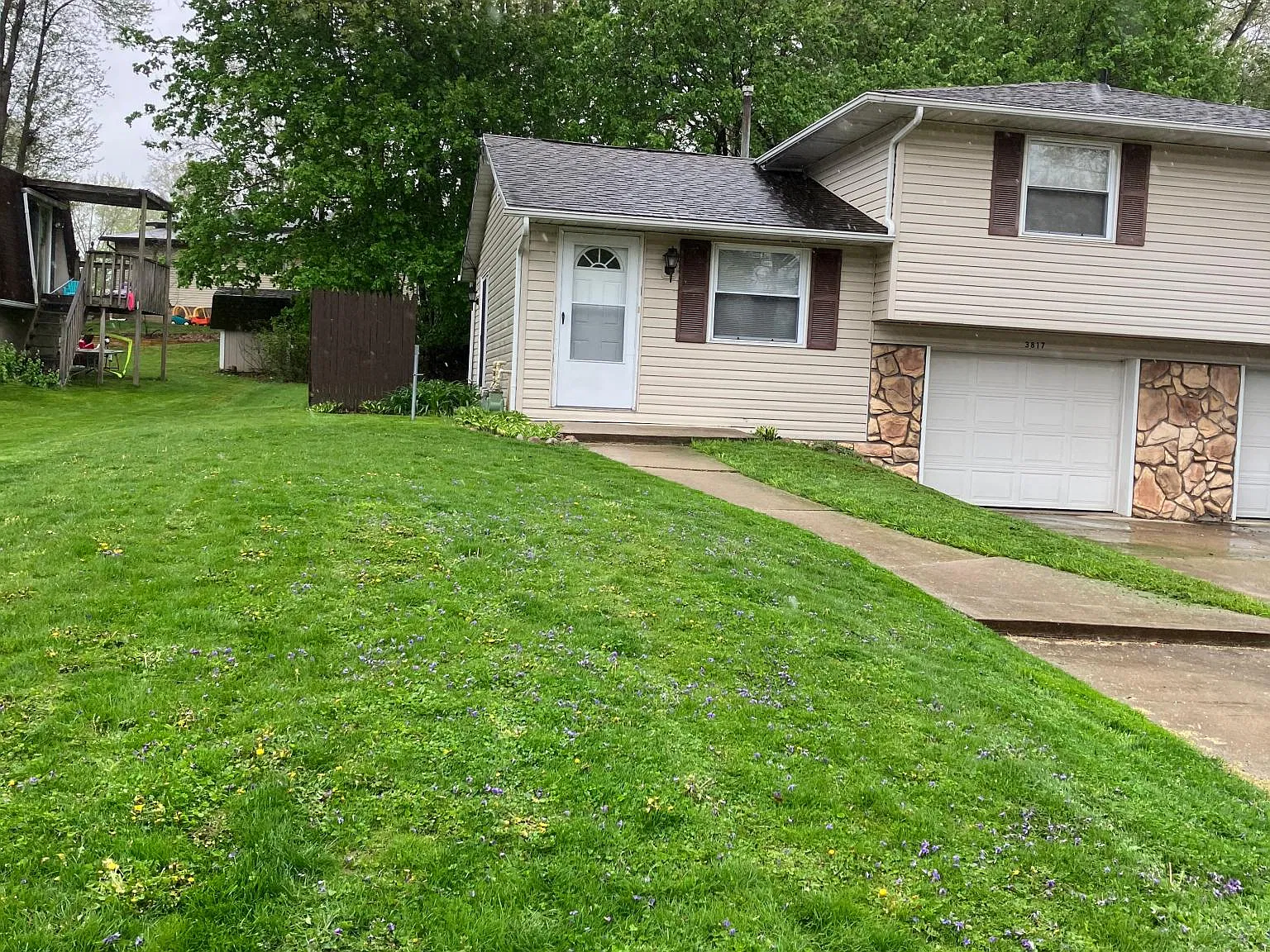 2 bed, 750 sqft, $895 — Photo 1